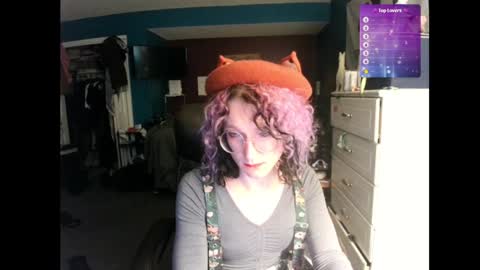 Snapshot of livolioyo chatting on 12.19.24 Livolio online show from 12.19.24