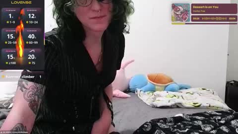 Snapshot of livolioyo chatting on 12.20.25 Livolio online show from 12.20.25