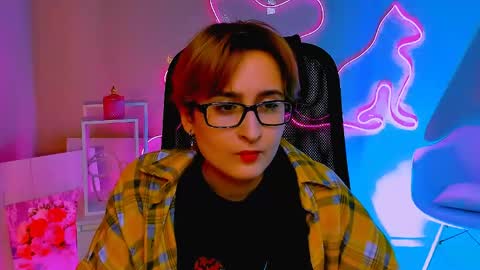 Snapshot of lixeluna chatting on 04.19.26 LixeLuna online show from 04.19.26