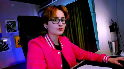 Snapshot of lixeluna chatting on 04.25.26 LixeLuna online show from 04.25.26