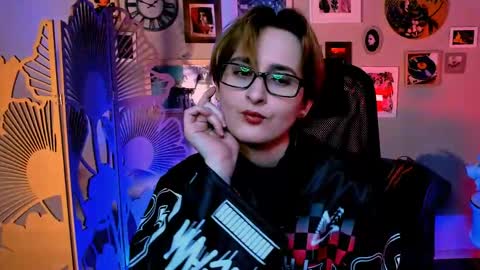 Snapshot of lixeluna chatting on 04.26.26 LixeLuna online show from 04.26.26