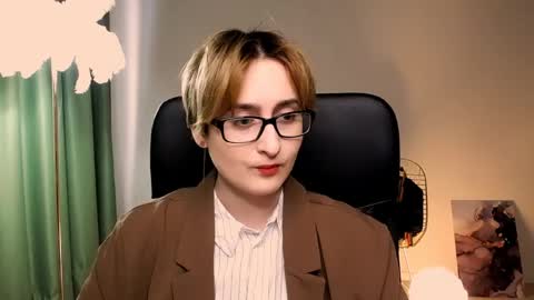 Snapshot of lixeluna chatting on 04.28.26 LixeLuna online show from 04.28.26
