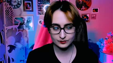 Snapshot of lixeluna chatting on 04.30.26 LixeLuna online show from 04.30.26