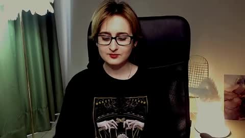 Snapshot of lixeluna chatting on 05.14.26 LixeLuna online show from 05.14.26