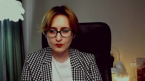 Snapshot of lixeluna chatting on 05.21.26 LixeLuna online show from 05.21.26