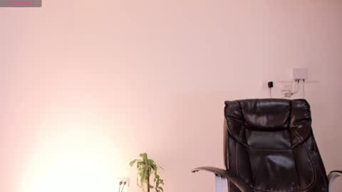 Snapshot of lixie_ chatting on 02.08.25 Vanessa online show from 02.08.25