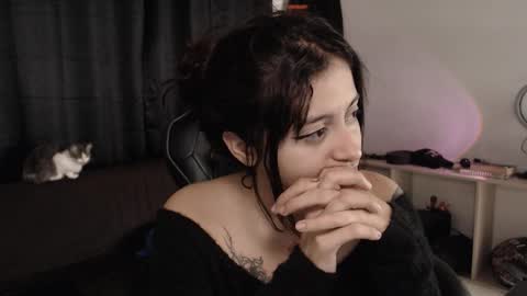 Elizabeth online show from 11.24.25