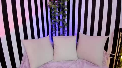 Liz  online show from 09.29.25