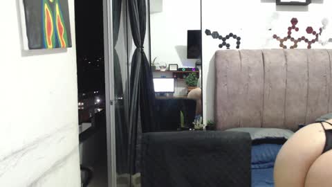 Snapshot of liza_thurner chatting on 01.05.25 Liza Thurner online show from 01.05.25