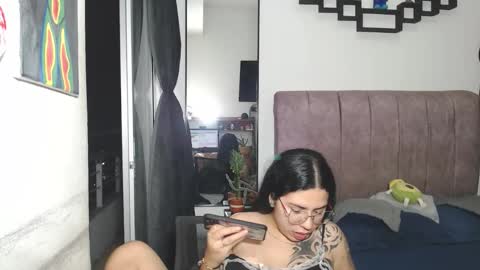Snapshot of liza_thurner chatting on 09.27.25 Liza Thurner online show from 09.27.25
