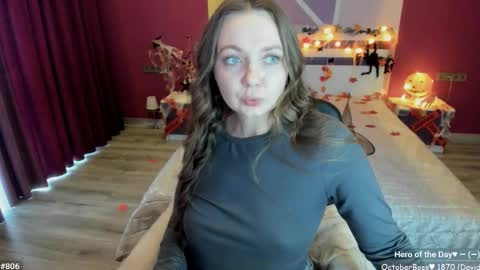 Snapshot of lizaghost chatting on 10.21.25 Girl next door online show from 10.21.25