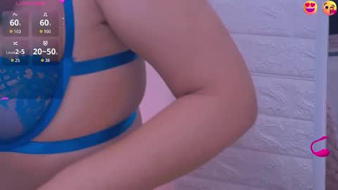 Snapshot of lizasunshine__ chatting on 10.27.25 lizasunshine__ online show from 10.27.25