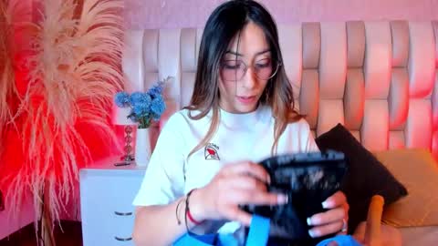 LIZZI online show from 10.25.25