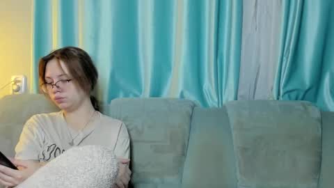 lizzi_muur online show from 12.20.24