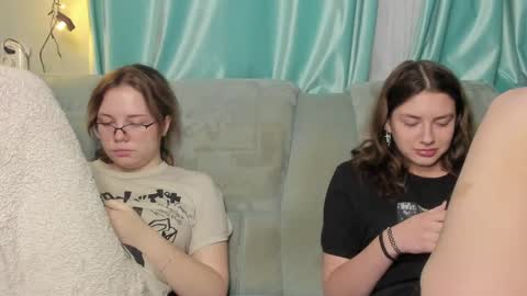 lizzi_muur online show from 12.28.24