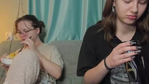 lizzi_muur online show from 01.06.25