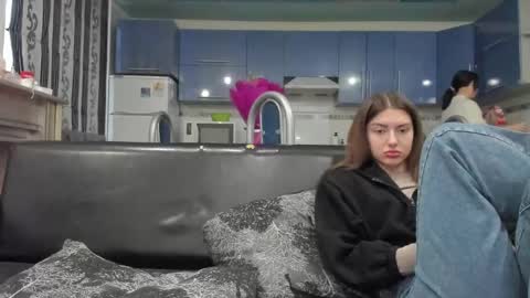 lizzi_muur online show from 03.05.25