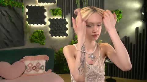 Snapshot of lizzofkiss chatting on 05.07.26 Liza online show from 05.07.26