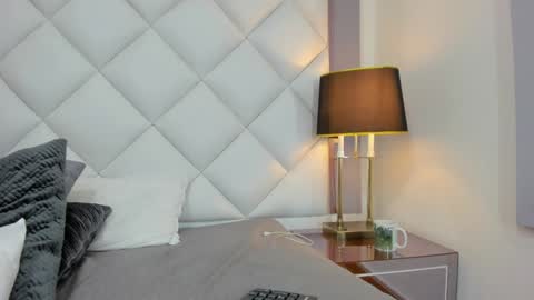 Snapshot of lizzy_axel chatting on 12.20.24 Lizzy Axel online show from 12.20.24