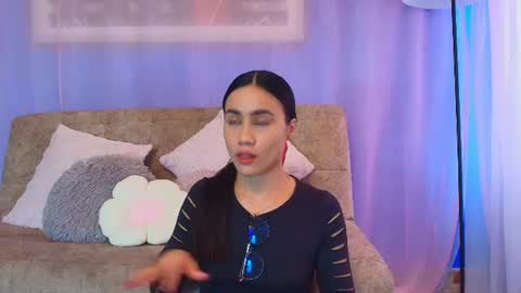 Snapshot of lizzy_kane chatting on 06.14.26 lizzy_kane online show from 06.14.26