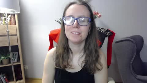 Snapshot of lizzy_sparkle chatting on 04.22.26 Lizzy online show from 04.22.26