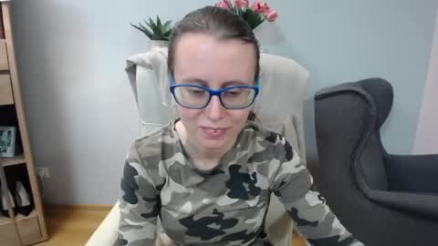 Snapshot of lizzy_sparkle chatting on 04.27.26 Lizzy online show from 04.27.26