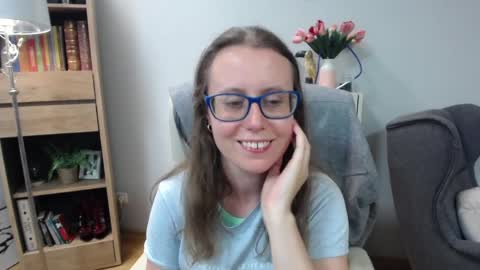 Snapshot of lizzy_sparkle chatting on 05.25.26 Lizzy online show from 05.25.26