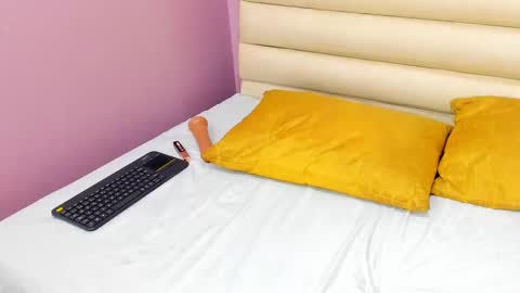 Snapshot of lizzysato chatting on 09.26.25 LizzySato online show from 09.26.25