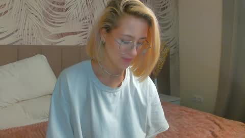 Snapshot of lizzysin chatting on 04.28.26 lizzysin online show from 04.28.26