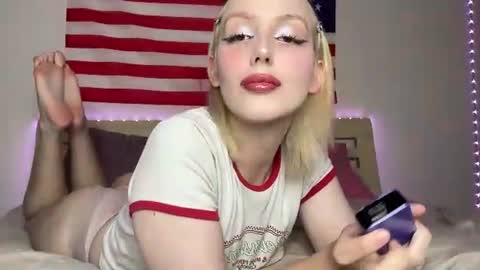 Snapshot of llinabarbie chatting on 08.02.26 Alina online show from 08.02.26