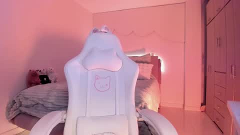 Kloe see you 28-11  to celebrate my birthday online show from 10.31.25