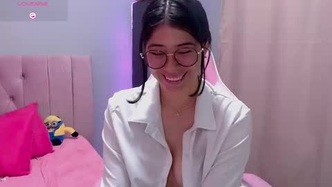 Snapshot of loaluxury chatting on 02.07.25 Pamela online show from 02.07.25