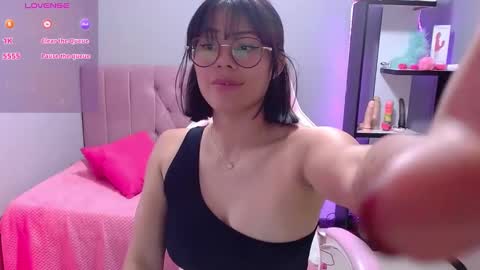 Snapshot of loaluxury chatting on 02.09.25 Pamela online show from 02.09.25