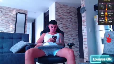 Snapshot of lobito_xxxl chatting on 11.18.25 lobito_xxxl online show from 11.18.25