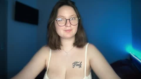 Snapshot of locaalise chatting on 07.27.26 locaalise online show from 07.27.26