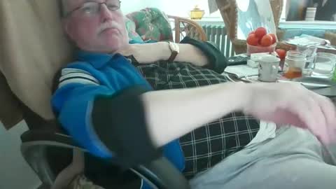 Snapshot of loewe39238 chatting on 01.18.25 loewe39238 online show from 01.18.25