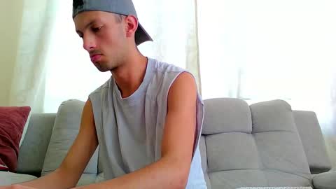 logaan_grey online show from 11.07.25