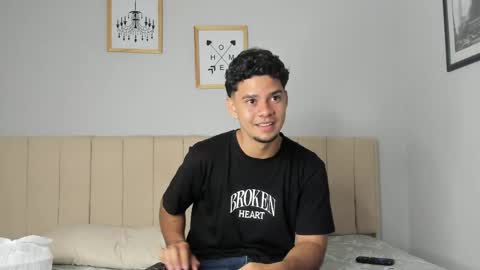 Snapshot of logan_9_ chatting on 05.17.26 logan online show from 05.17.26