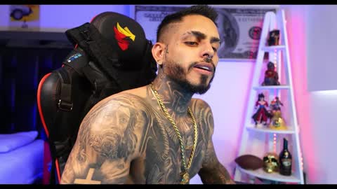 logan_hugh8 online show from 12.21.24