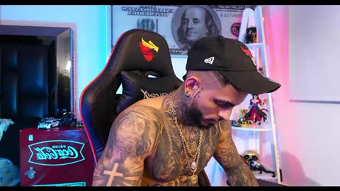 logan_hugh8 online show from 02.28.25