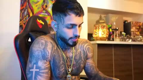 logan_hugh8 online show from 10.04.25