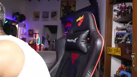 logan_hugh8 online show from 03.18.26