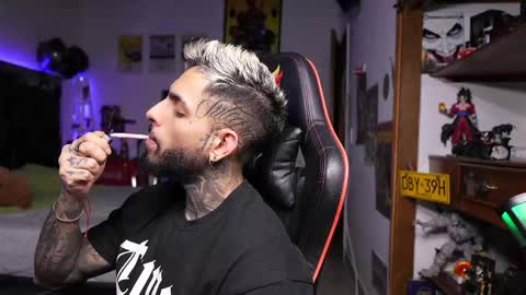 logan_hugh8 online show from 04.09.26