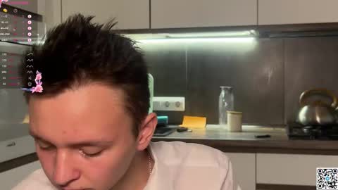 Snapshot of logan_mett chatting on 10.13.25 Logan online show from 10.13.25