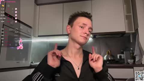 Snapshot of logan_mett chatting on 10.13.25 Logan online show from 10.13.25