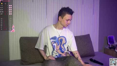 Snapshot of logan_mett chatting on 10.14.25 Logan online show from 10.14.25