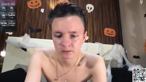 Snapshot of logan_mett chatting on 11.02.25 Logan online show from 11.02.25