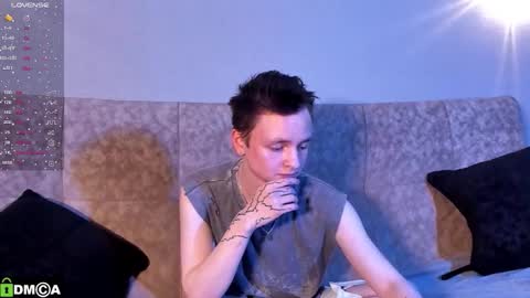 Snapshot of logan_mett chatting on 11.06.25 Logan online show from 11.06.25