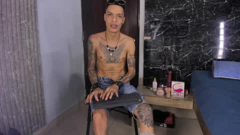 logan_wollff online show from 04.07.26