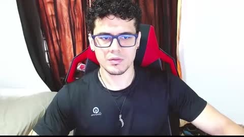 Snapshot of loganandrwz chatting on 02.02.26 Loganandrwz online show from 02.02.26